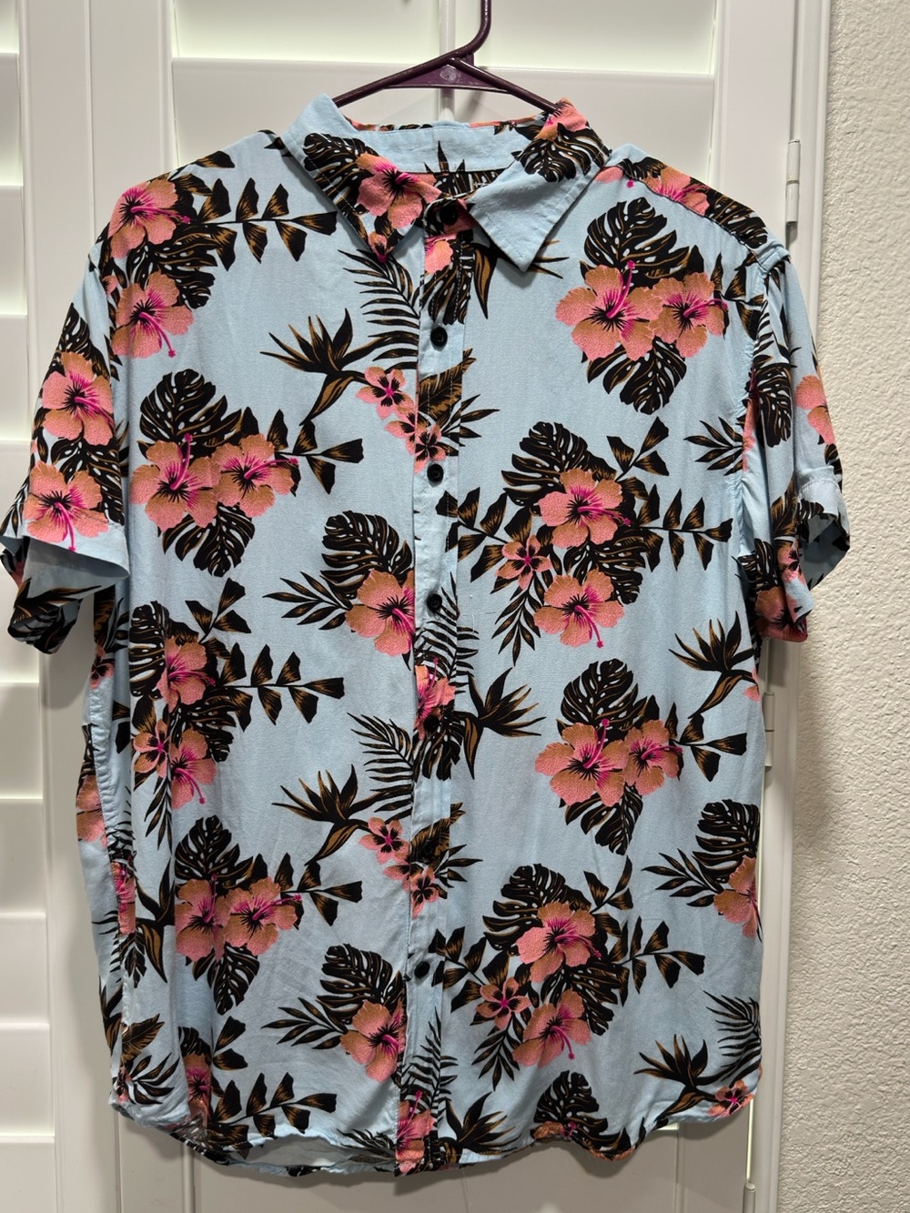 Men's Light Blue Short-Sleeve Hawaiian Floral Shirt - Pink & Black Print